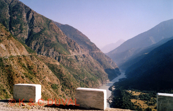 0247 The Indus River and the KKH Pakistan 2000.jpg